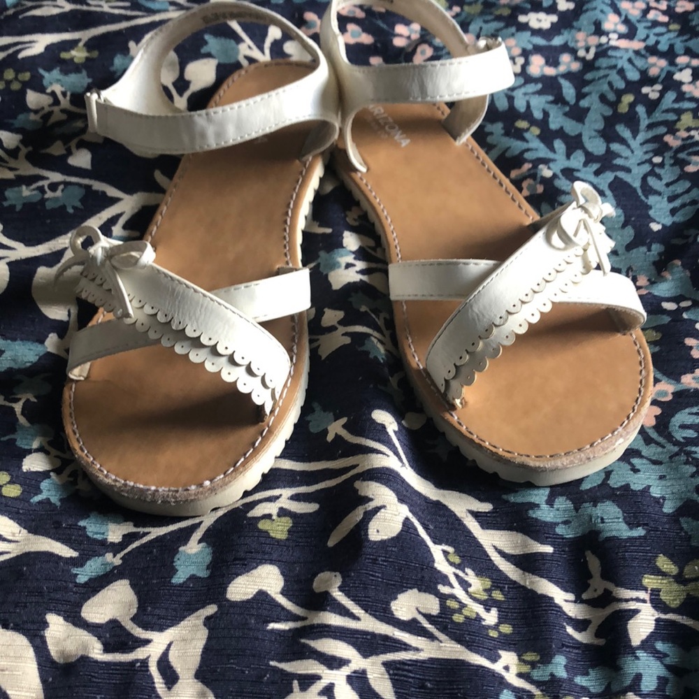 White sandals - Picture 3 of 3